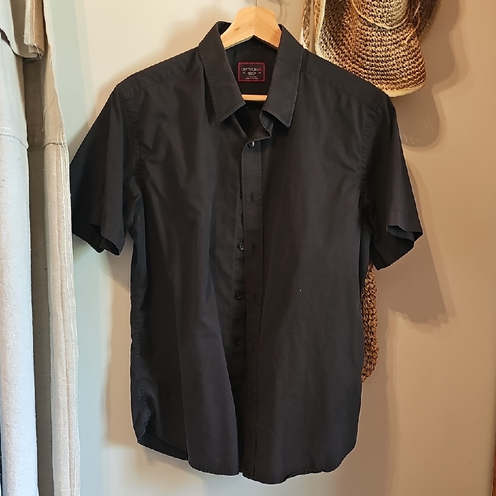 UNTUCKit Men's Black Casual Button Down Shirt